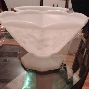 Vintage Anchor Hocking Milk Glass Fruit bowl